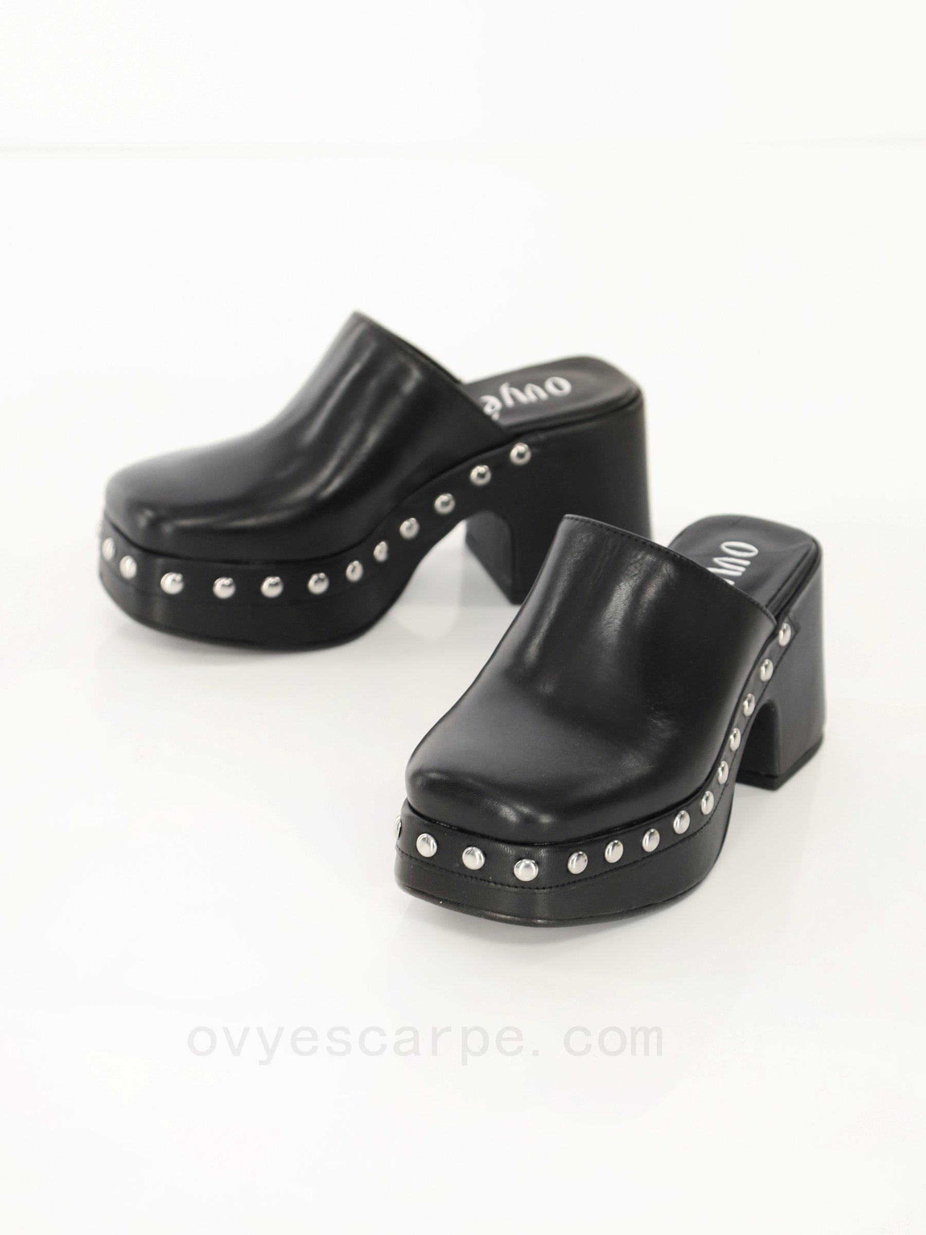(image for) Scontati Leather Clogs With Studs F08161027-0561 Negozio Online